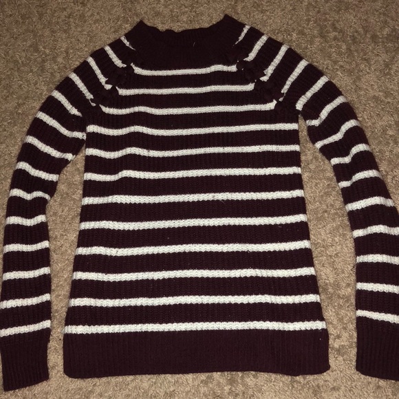 Sweaters - High neck sweater